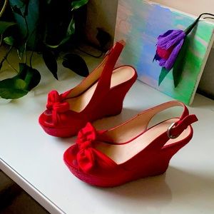 The cutest peeptoe slingbacks